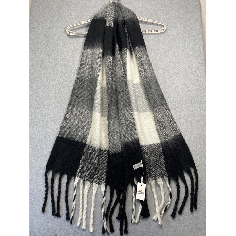 Marine Layer Fluffy Oversized Blanket Fringe Scarf Black and White Plaid Winter